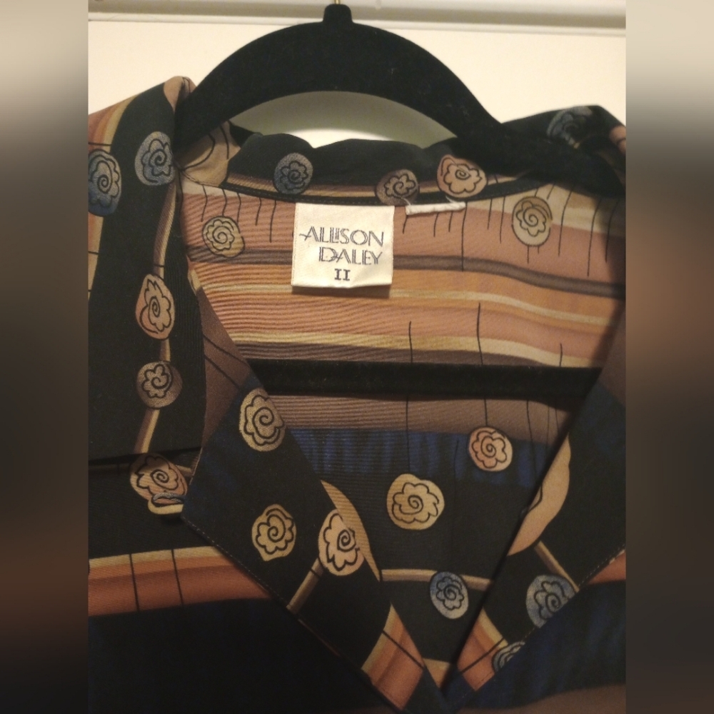 Groovy Patterned Button Down - Picture 3 of 3